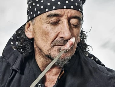 Η δουλειά του είναι να κόβει ισπανικό χοιρινό και η αμοιβή του γι' αυτό είναι...4.000 ευρώ (φωτο - βίντεο)